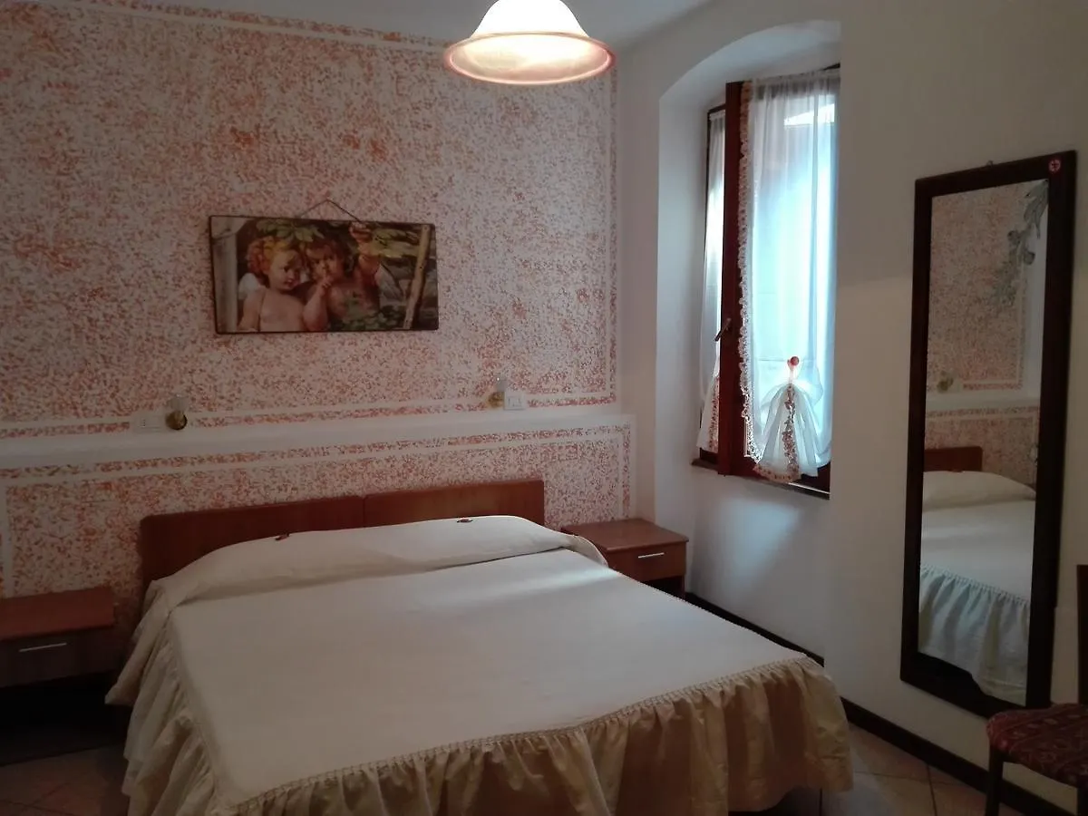 Albergo Giardino Toscolano Maderno Italy