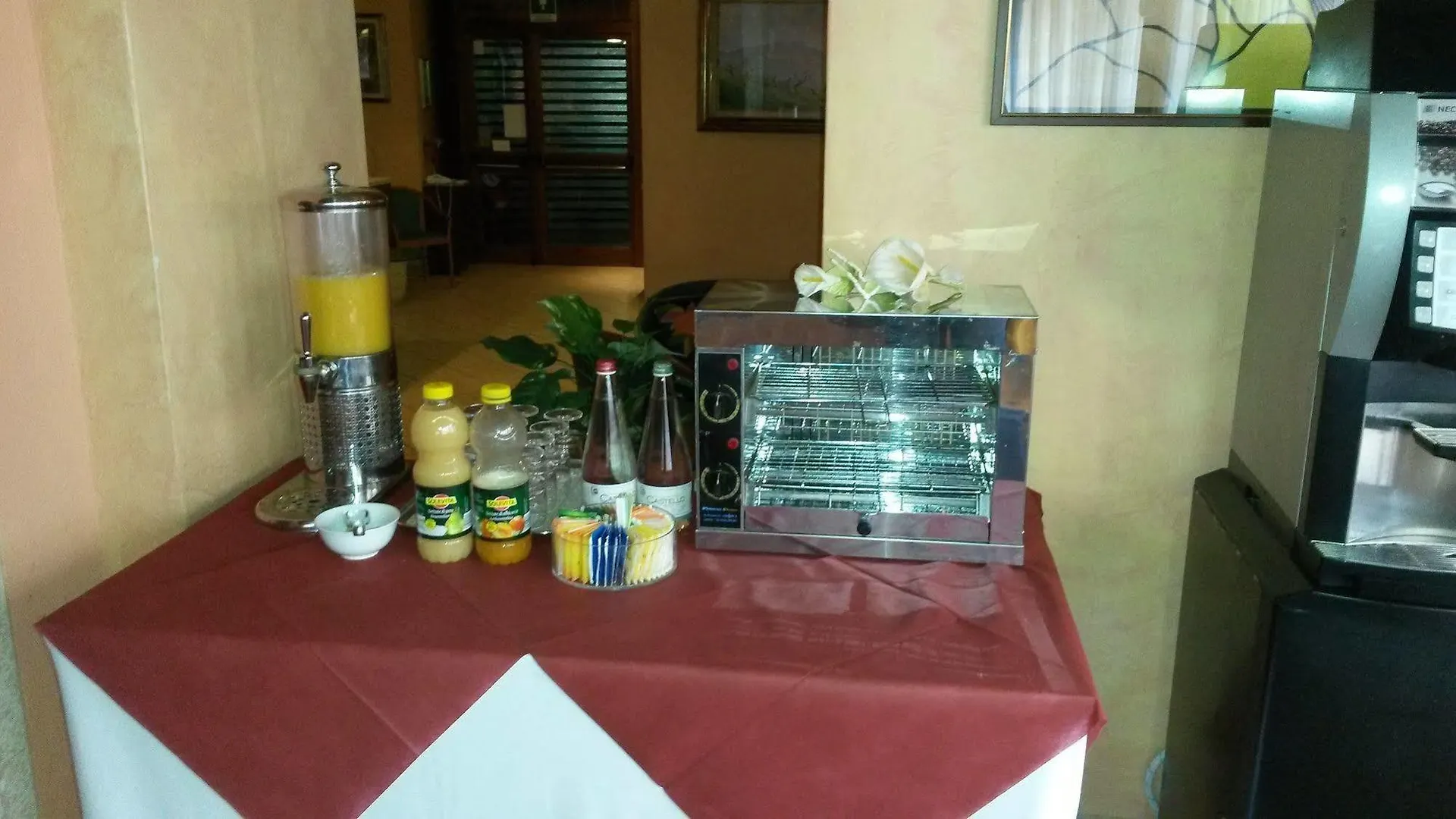 Albergo Giardino Toscolano Maderno 3*,  Italy
